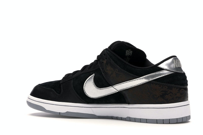 Nike SB Dunk Low Takashi 2