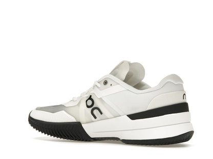 On The Roger Pro 2 Clay White Black (Women's)