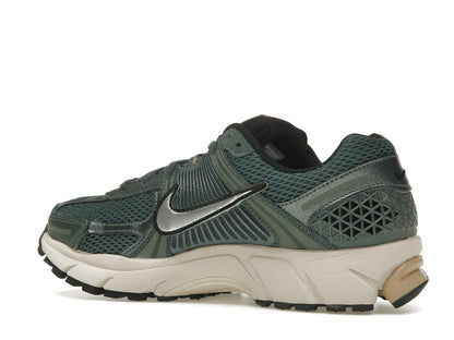 Nike Zoom Vomero 5 Vintage Green Light Orewood Brown Hemp Chrome (Women's)