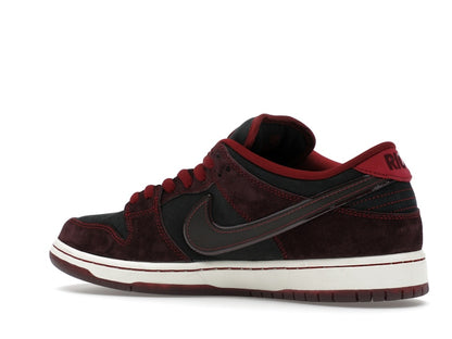 Nike SB Dunk Low Riot Skateshop