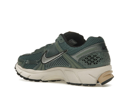 Nike Zoom Vomero 5 Vintage Green Light Orewood Brown Hemp Chrome (Women's)