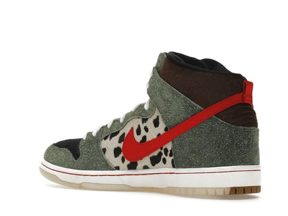 Nike SB Dunk High Dog Walker