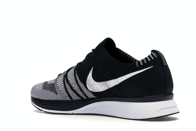 Nike Flyknit Trainer Oreo