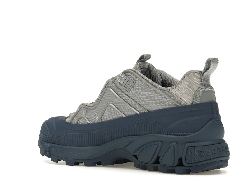 Burberry Arthur Warm Grey Oceanic Blue