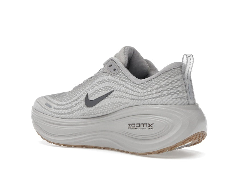 Nike Vomero Plus College Grey Light Iron Ore Gum