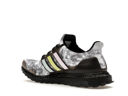 adidas Ultra Boost Sky Tint Black