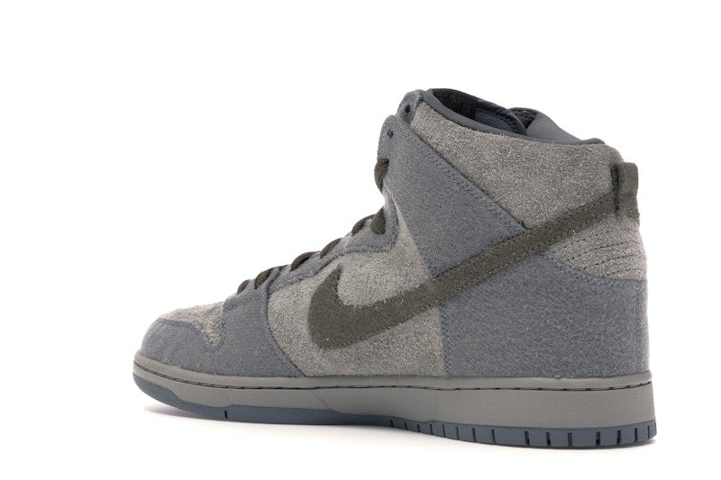 Nike SB Dunk High Tauntaun