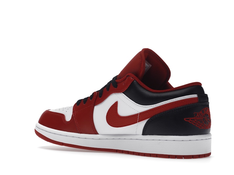 Jordan 1 Low Bulls