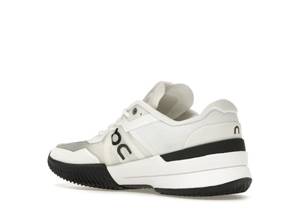 On The Roger Pro 2 Clay White Black (Women's)
