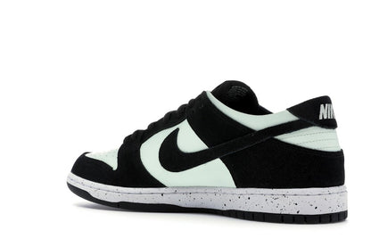 Nike SB Dunk Low Barely Green