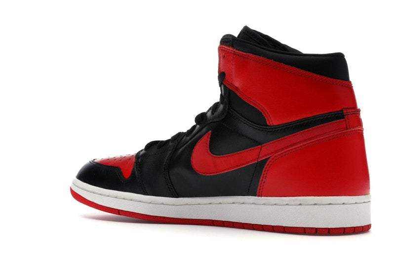 Jordan 1 Retro Bred (2001)