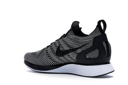 Nike Mariah Flyknit Racer Pale Grey Solar Red