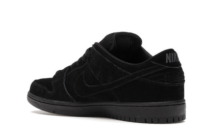 Nike SB Dunk Low Blackout