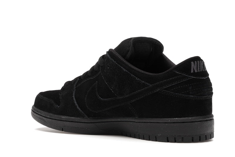 Nike SB Dunk Low Blackout
