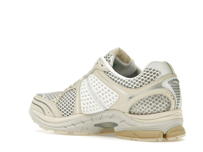 Saucony ProGrid Triumph 4 Highsnobiety Cream