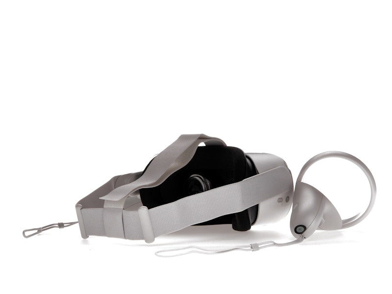 Meta (Oculus) Quest 2 64GB VR Headset (US Plug) 301-00350-01 White