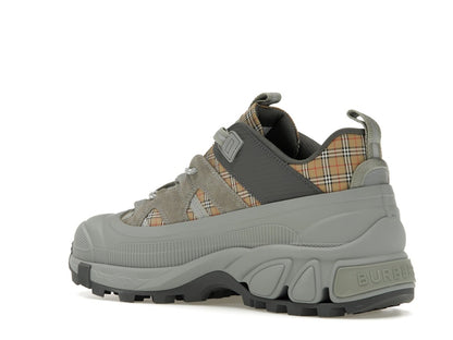 Burberry Arthur Grey Beige Check