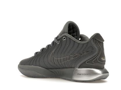 Nike LeBron 21 Resilient