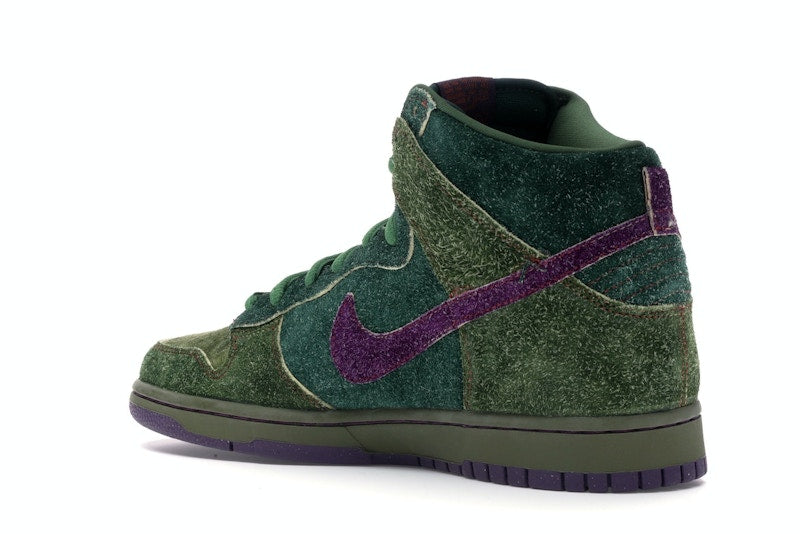 Nike SB Dunk High Skunk 420