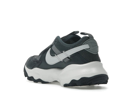 Nike TC 7900 Anthracite Platinum Tint Smoke Grey Metallic Platinum (Women's)