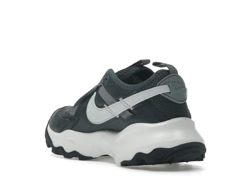 Nike TC 7900 Anthracite Platinum Tint Smoke Grey Metallic Platinum (Women's)
