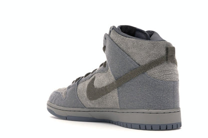 Nike SB Dunk High Tauntaun