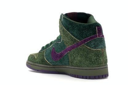 Nike SB Dunk High Skunk 420
