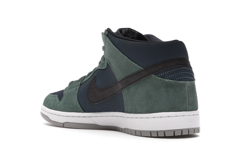 Nike SB Dunk Mid Nori