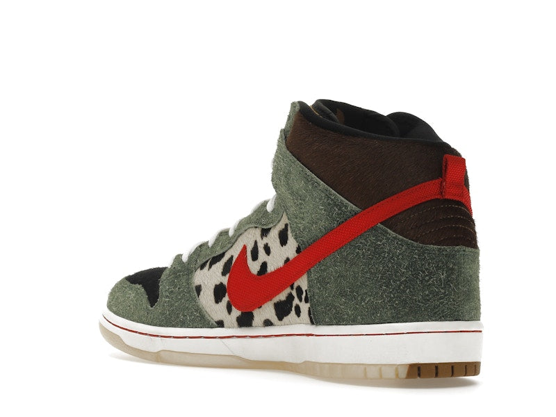 Nike SB Dunk High Dog Walker