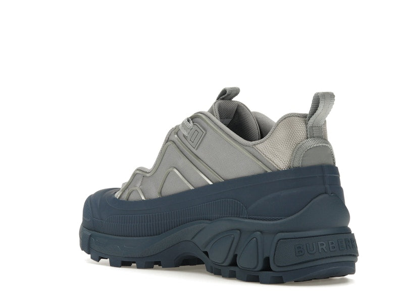 Burberry Arthur Warm Grey Oceanic Blue