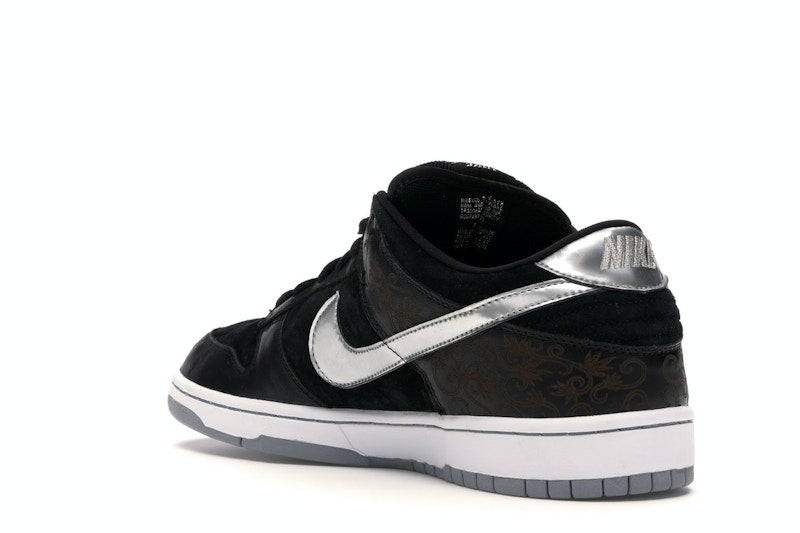 Nike SB Dunk Low Takashi 2
