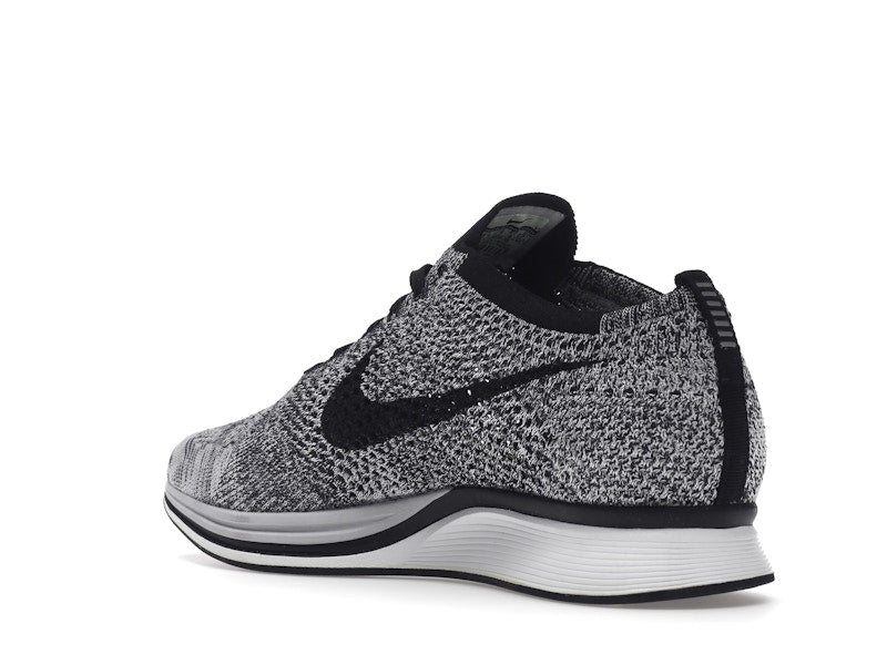 Nike Flyknit Racer Oreo