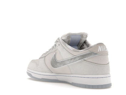 Nike SB Dunk Low White Lobster (Friends and Family)