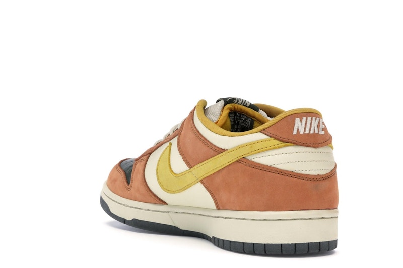 Nike SB Dunk Low Vapour Mineral Yellow