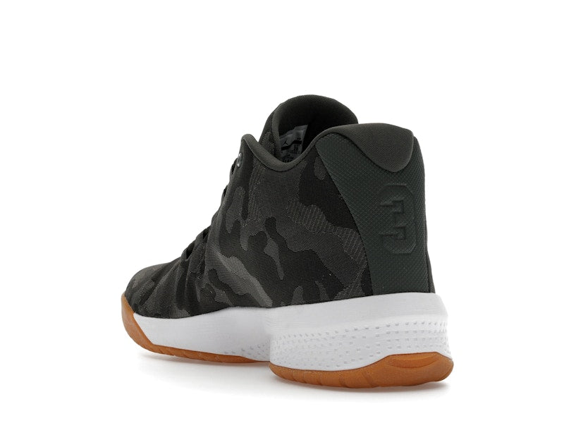 Jordan B.Fly River Rock/White-Dark Stucco