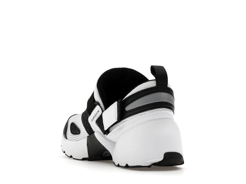 Jordan Trunner LX White Black (Women's)
