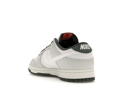 Nike Dunk Low Retro SE Photon Dust Vintage Green
