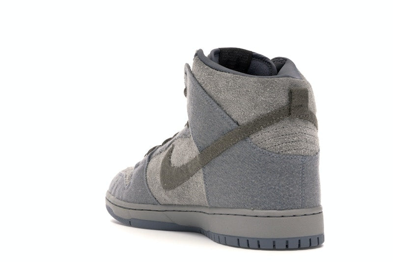 Nike SB Dunk High Tauntaun