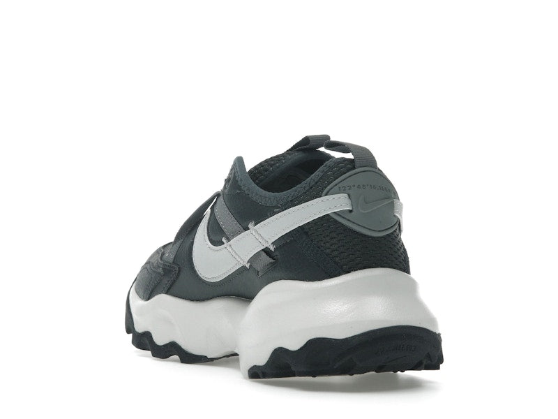 Nike TC 7900 Anthracite Platinum Tint Smoke Grey Metallic Platinum (Women's)