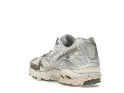 Mizuno Wave Rider 10 Metallic Snow White