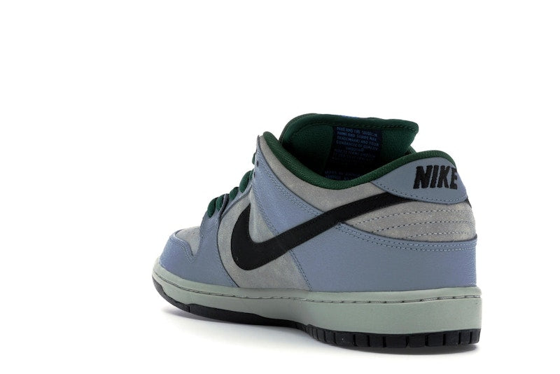 Nike SB Dunk Low Maple Leaf Central Park