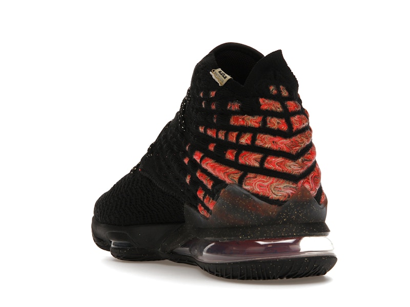 Nike LeBron 17 Courage