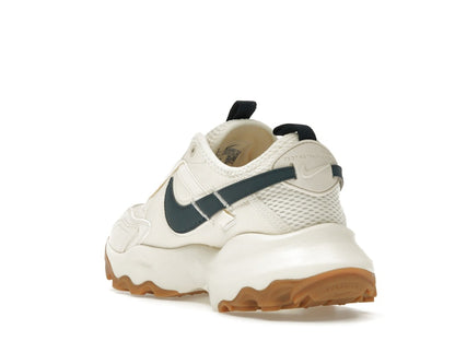 Nike TC 7900 Pale Ivory Gum Light Brown Armory Navy (Women's)
