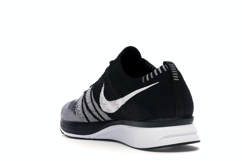 Nike Flyknit Trainer Oreo