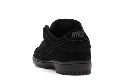 Nike SB Dunk Low Blackout