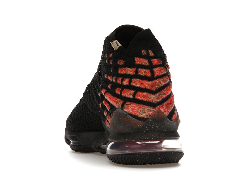 Nike LeBron 17 Courage