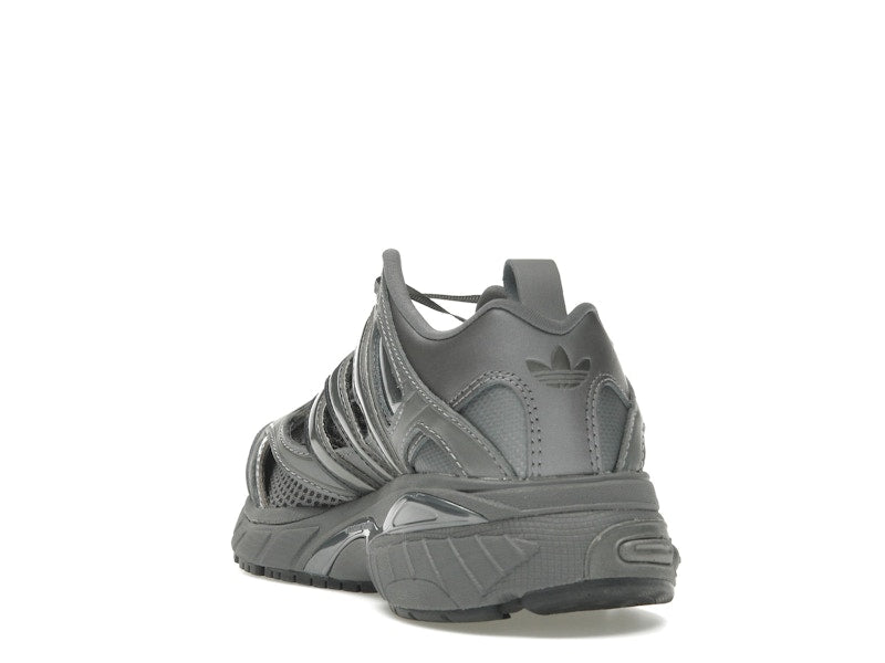 adidas Adistar Pose Taqwa Bint Ali Iron Metallic (Women's)