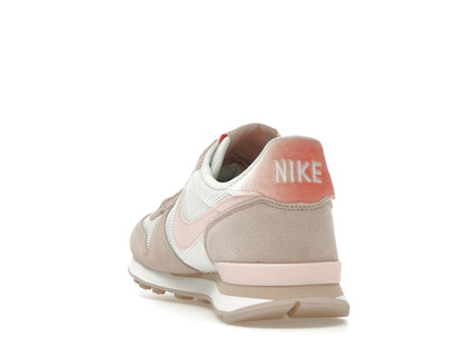 Nike Internationalist Summit White Light Madder Root (Women's)