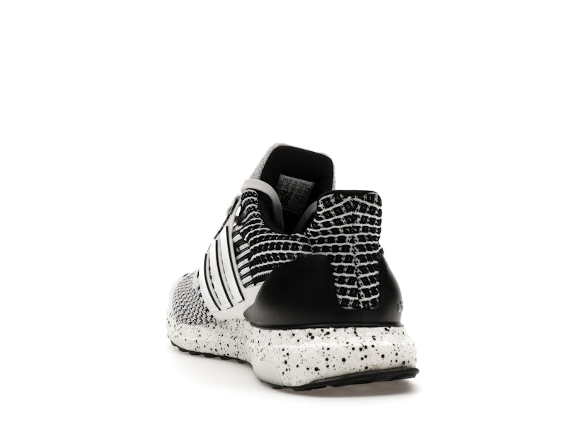 adidas Ultra Boost 5.0 DNA Cloud White Black
