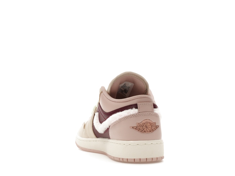 Jordan 1 Low SE Fur Swoosh (GS)